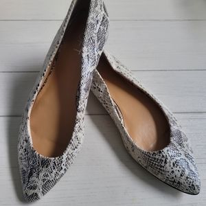 Loft vegan leather snakeskin print flats 7.5